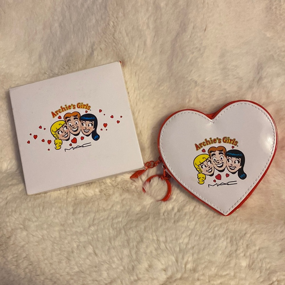 MAC X Riverdale tv show, Archie’s Girls white heart coin purse, Betty/Veronica
